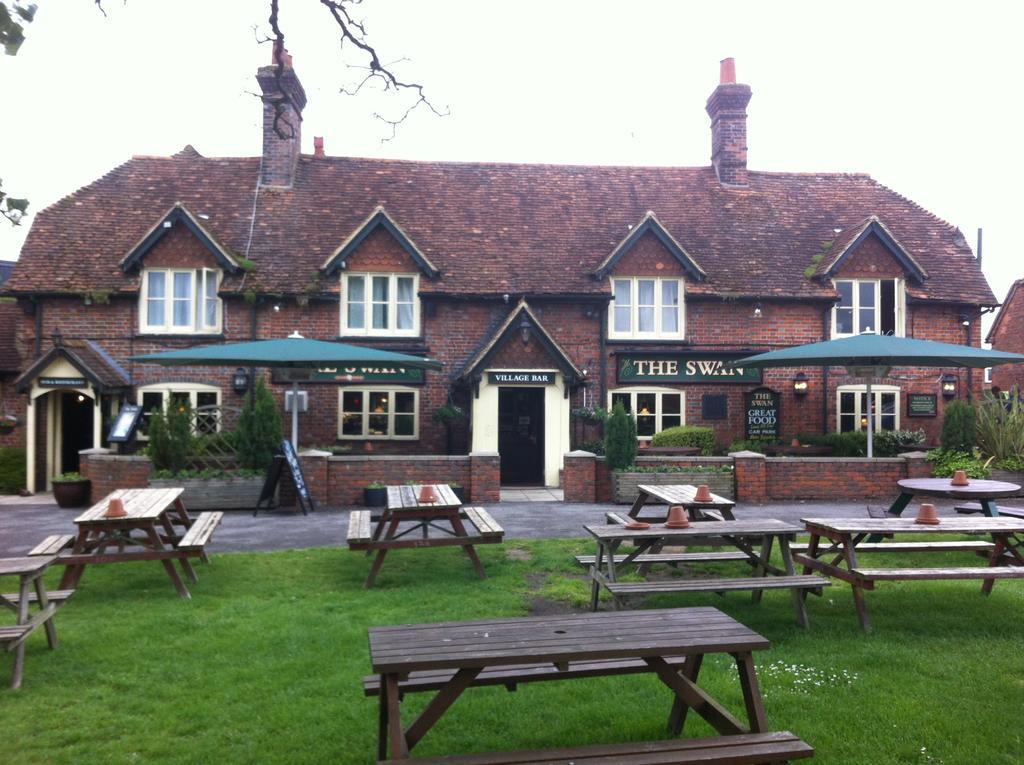 Swan, Thatcham By Marston'S Inns Exterior foto